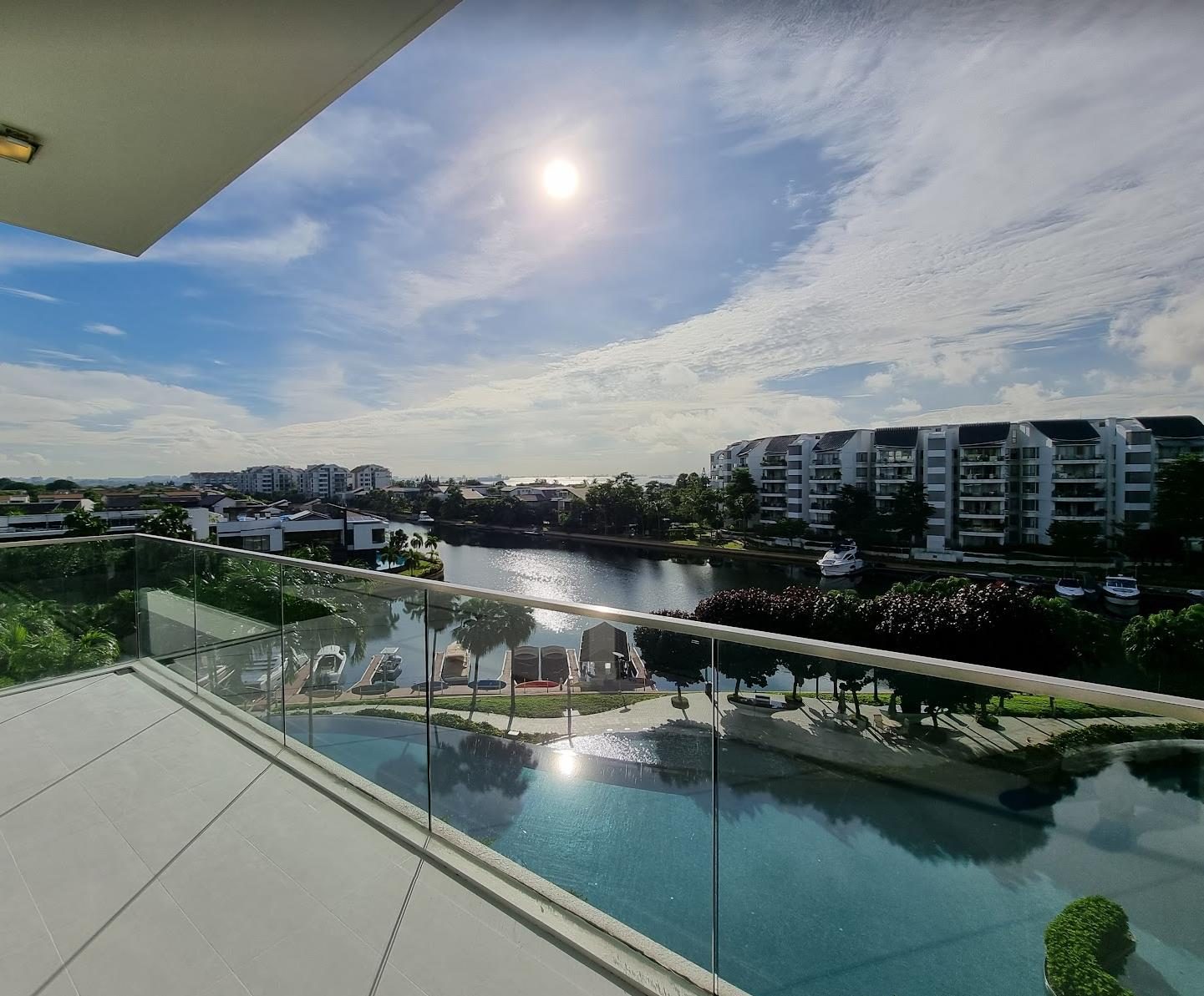 Balcony over the canal